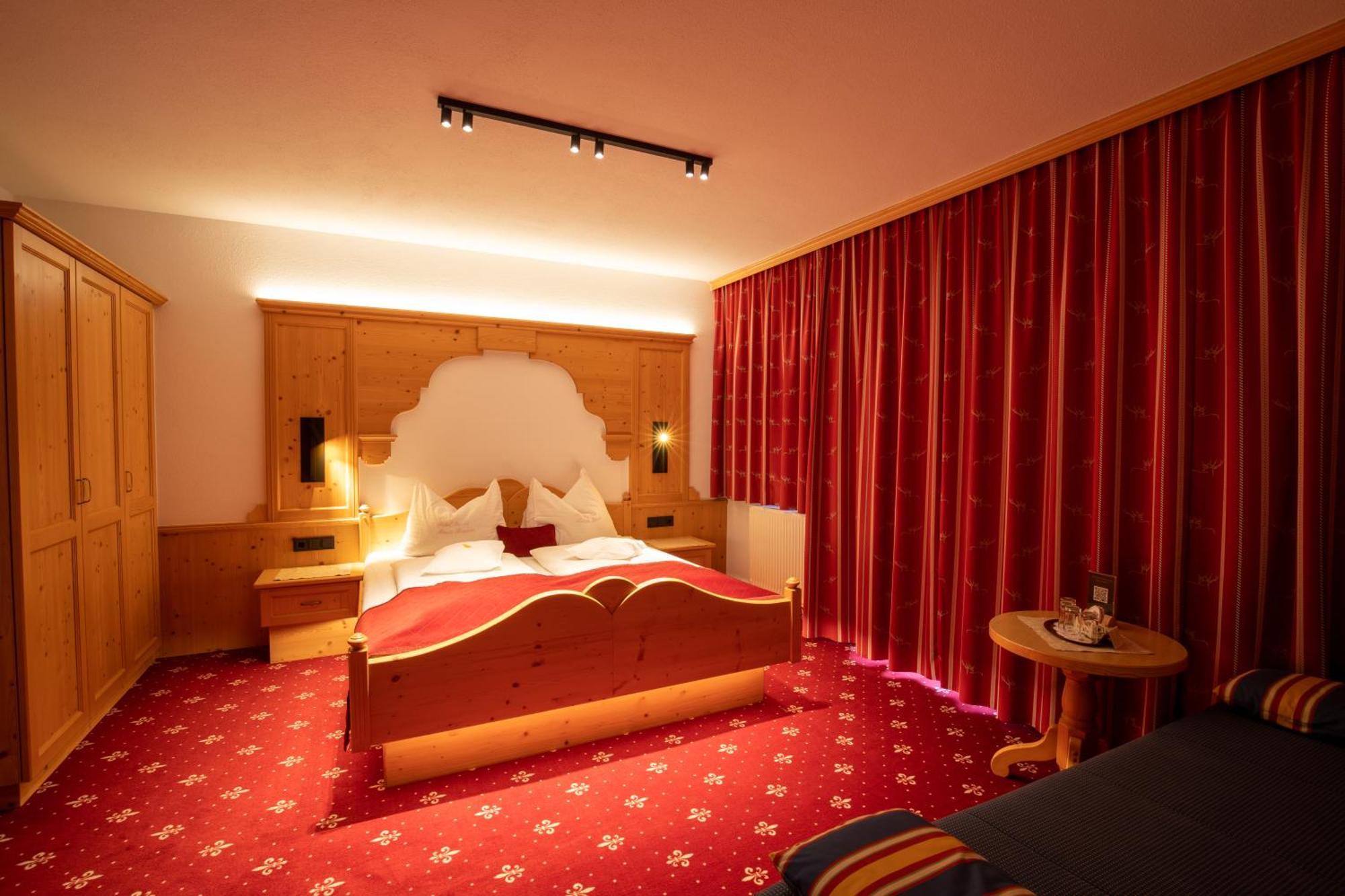 Hotel Garni Monte Bianco Ischgl Buitenkant foto