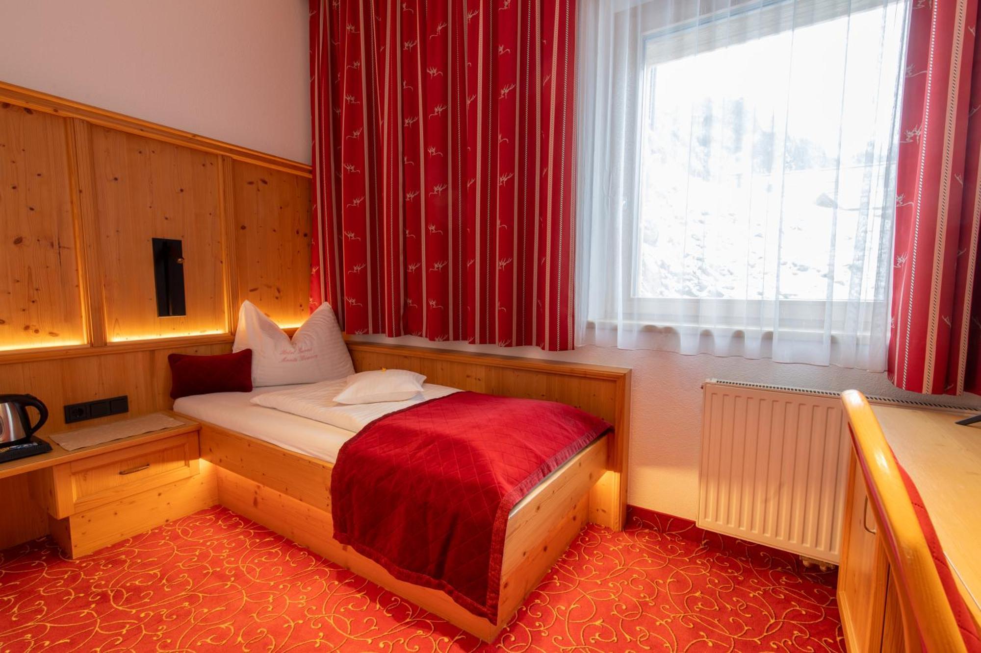Hotel Garni Monte Bianco Ischgl Buitenkant foto