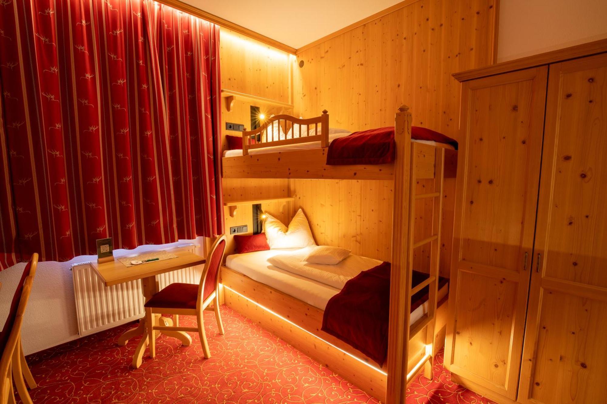 Hotel Garni Monte Bianco Ischgl Buitenkant foto